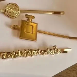 CHANEL | Accessories | Authentic New In Box Chanel Cc  display picture 3